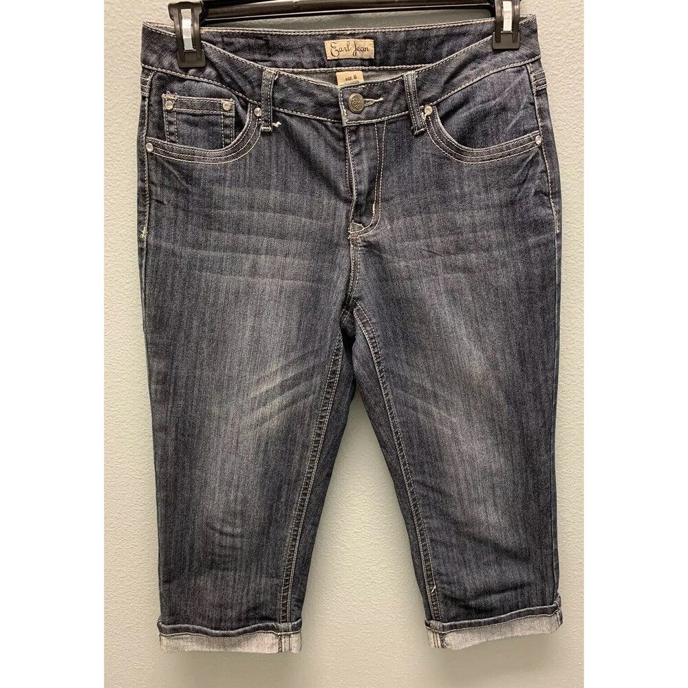 Earl Jeans Women's Size 6 Black Distressed Capri Stretch Jeans Fleur-De-Lis